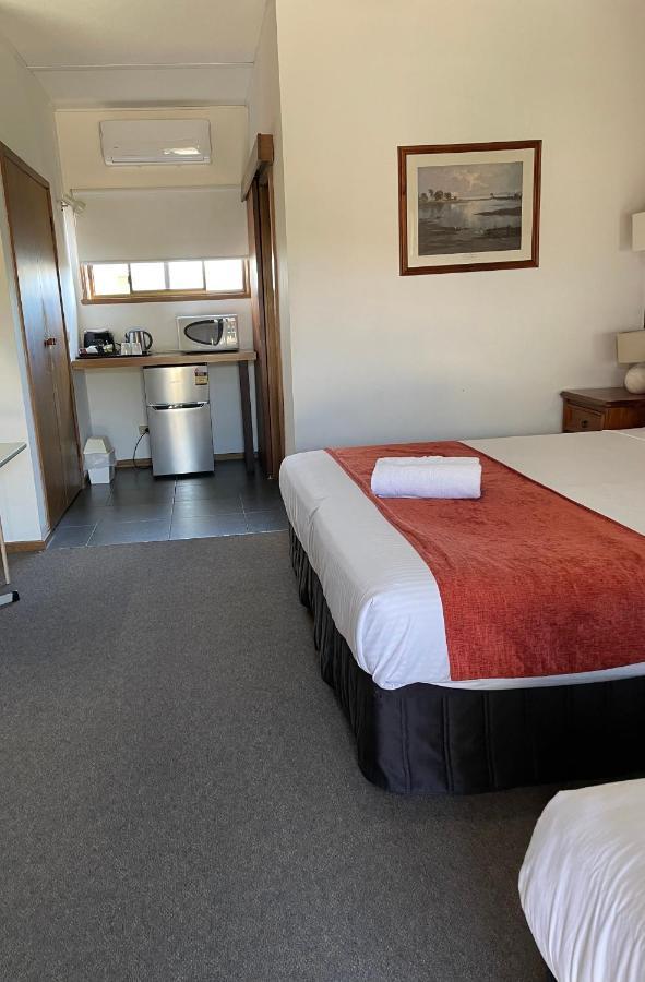 Shepparton Motor Inn Tudor House Motel Eksteriør billede