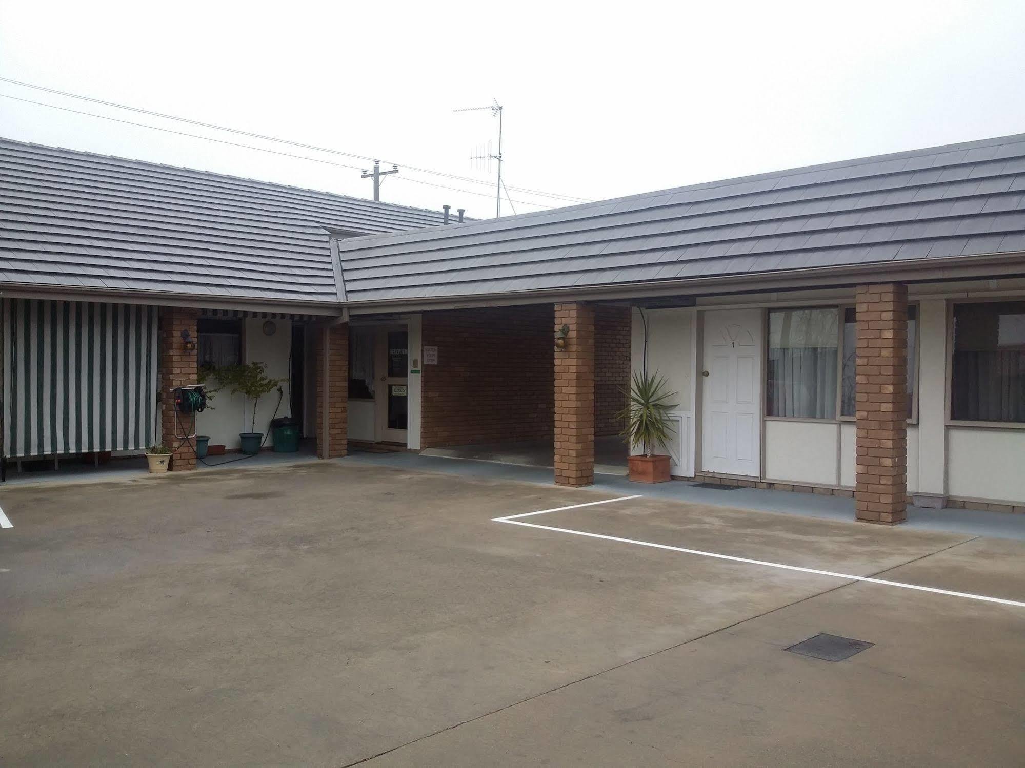 Shepparton Motor Inn Tudor House Motel Eksteriør billede